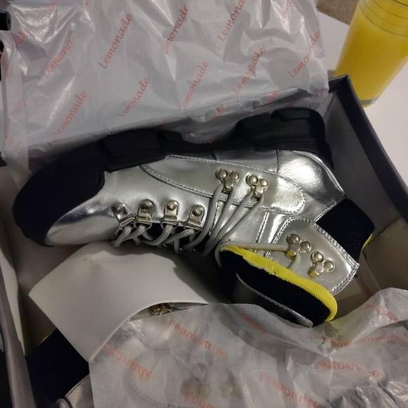 Fashion Nova Boots - Picture 5 of 6